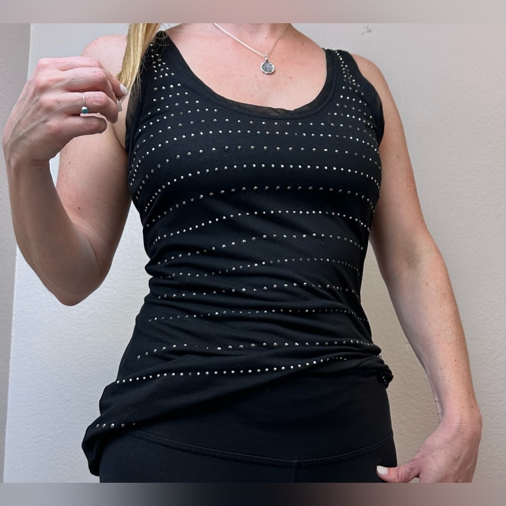 White House black market small top